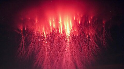 Severe Weather Impacts Central, Southern US On Memorial Day Weekend - Red Sprites Over Texas