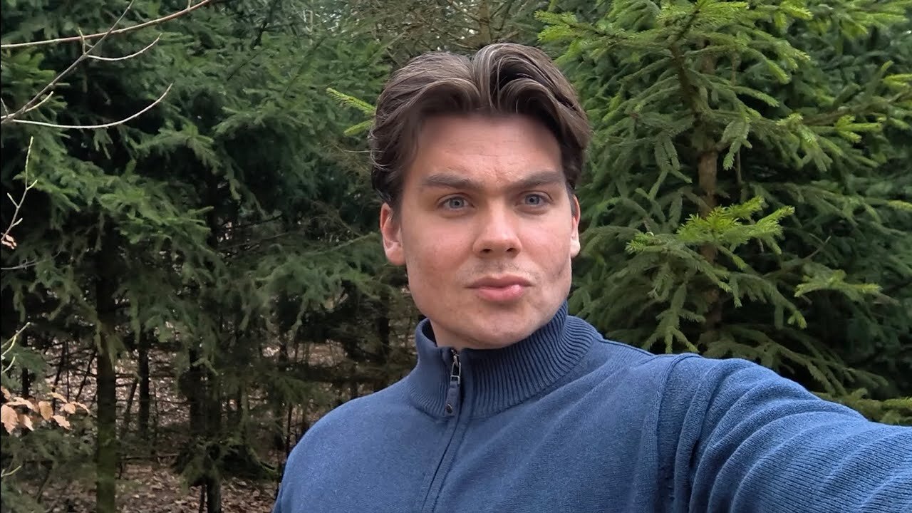 Women break rules for attractive men