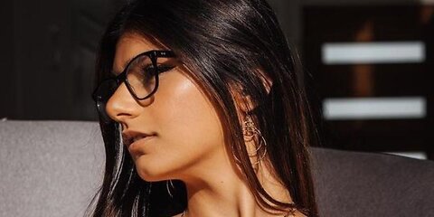 MIA KHALIFA I love you @entire studios ty @seb hunt 🥹 Hot Girl