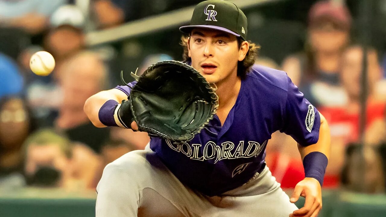 ¡Michael Toglia con tremendo dobleplay!