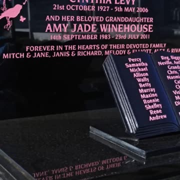 FAMOUS GRAVES - VOL. 97: AMY WINEHOUSE