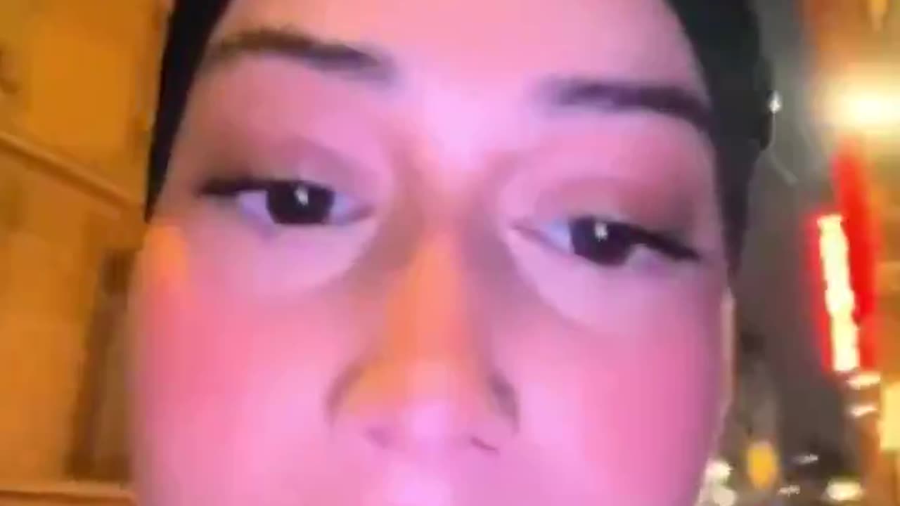 Muslim woman complains that in Paris best seats in restaurants are for whites