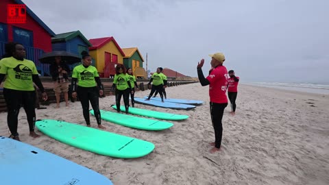 Learn to Surf Like a Pro in Just 10 Minutes 🌊 | Surf Emporium, Muizenberg Beach 🇿🇦