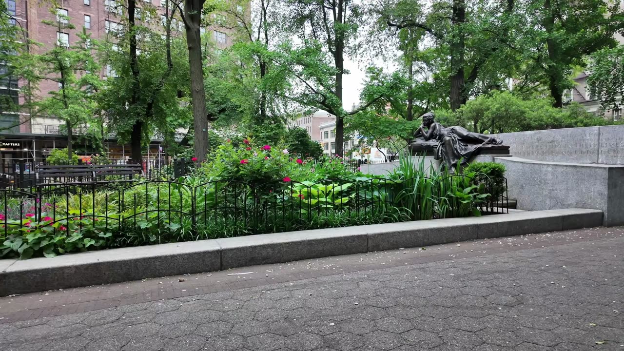 New York City LIVE Walking (chat on YouTube)