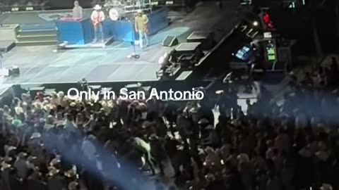 Cody Johnson stops concert after fight breaks out as God Bless America performance ends