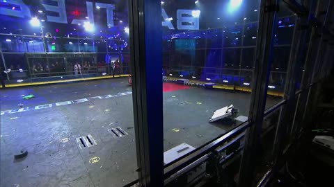 THREE_SPINNERS,_ONE_BOX___BattleBots