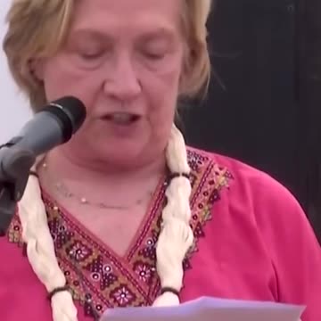 Hillary Clinton Meets Salt Pan Workers In Gujarat, Announces $50-Million Climate Resilience Fund