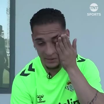 An emotional Antony reflects on his struggles at Manchester United 💔