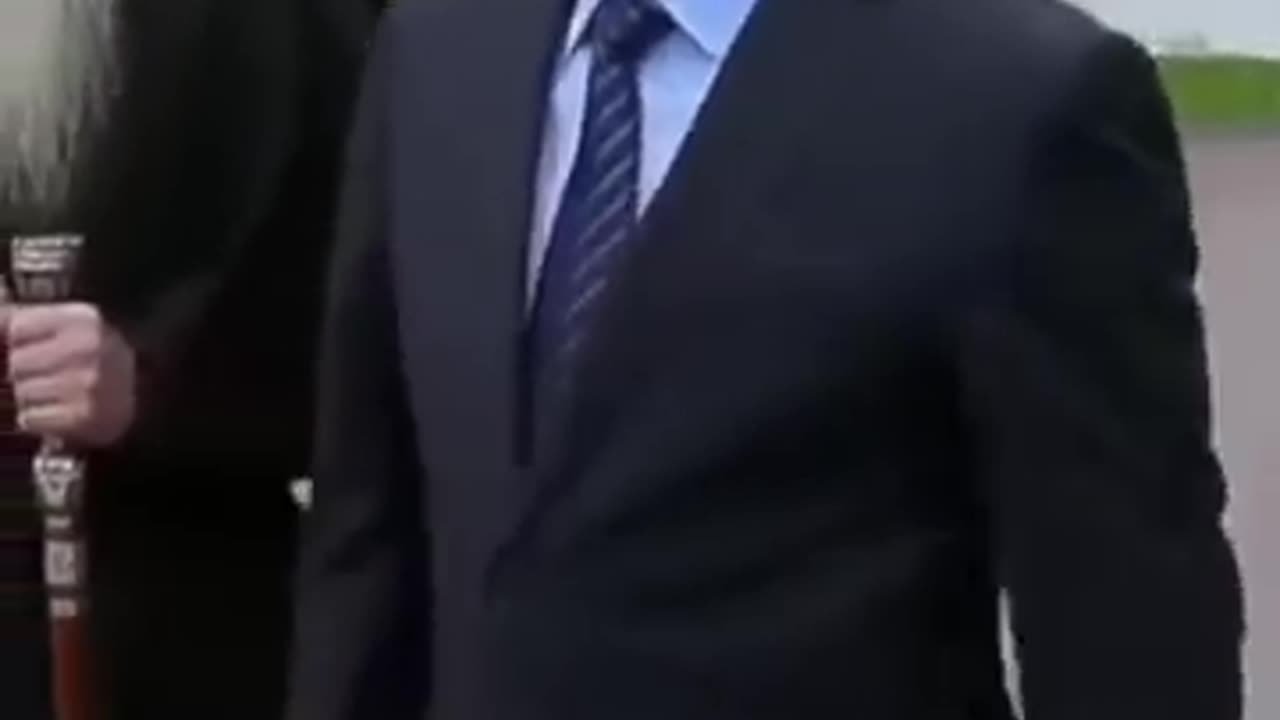 How is the pigeon salute? 😯 💞 ❤️‍🔥 😀