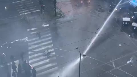 Anti-fascists in Turin attack the police for closing a social center. The violence is all left-wing,