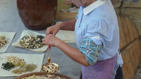 Is Guilinggao a dessert or a medicinal food?