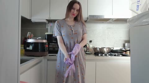 Dishwashing asmr in rubber gloves clean with me 