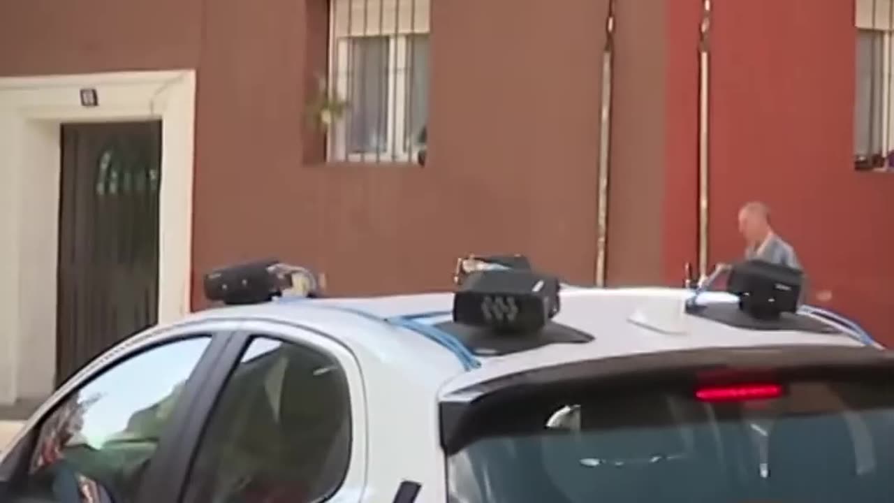 España: El viernes fue detenido un padre por violar a su hija de 8 años, junto a sus amigos