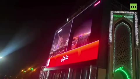 Yemeni crowd ERUPTS in cheers as Iranian missiles strike Tel Aviv