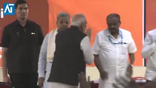 Indian PM Modi Launches Bengaluru’s Yellow Metro & Vande Bharat Trains | Amaravati Today