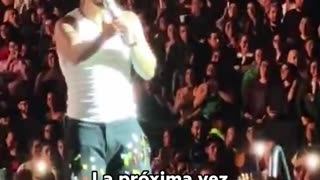 Maluma regaña a una seguidora en pleno concierto