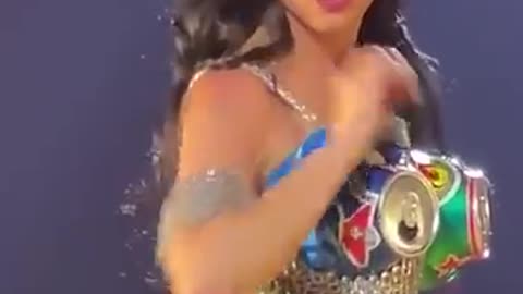 KATY PERRY'S EYE GLITCH