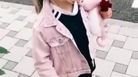 😭😭 Little Girl's Heartbreak Over Losing Her Seahorse! | FunFM