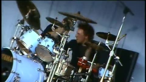 Deftones Live In Hawaii - Head Up