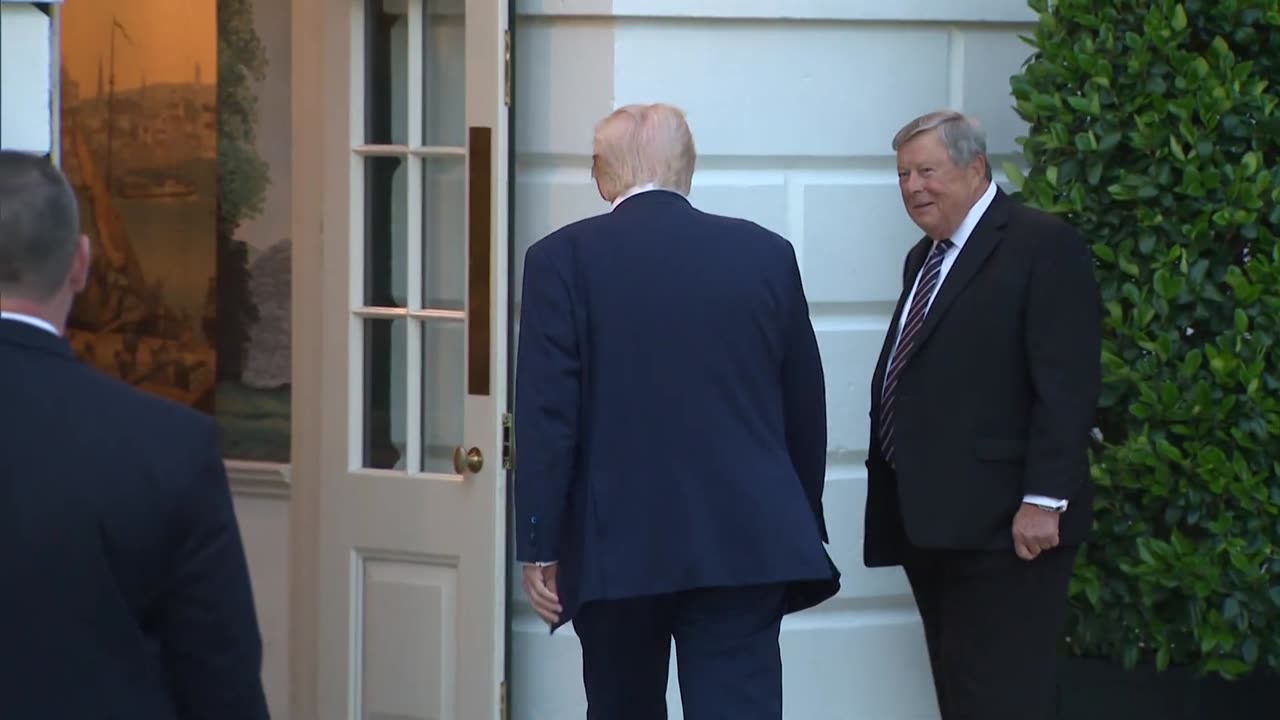 🚨President Trump on reopening Alcatraz, movie tariffs.
