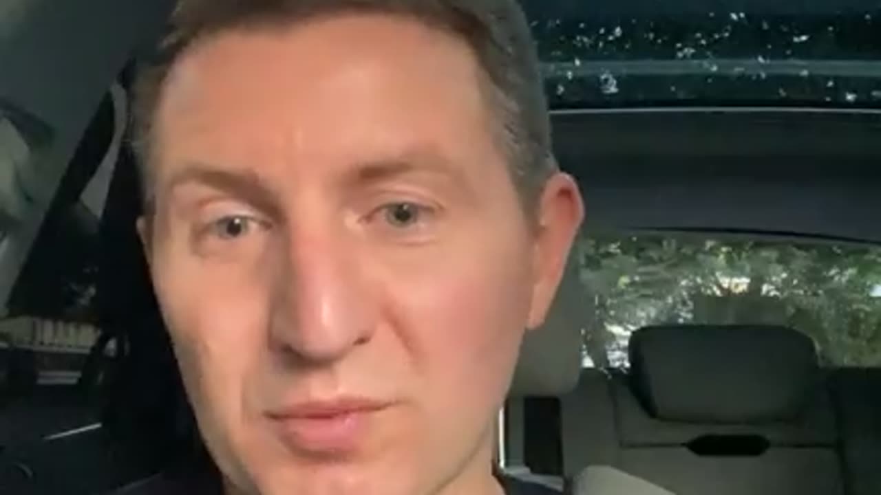 Де поділись картонні протестувальники? Диктатуру подолано?