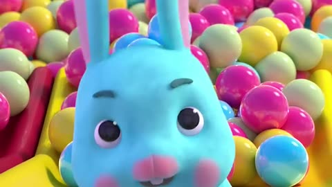 A cute rabbit 🐰 trying to climb