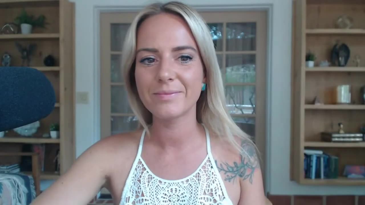 Lily Nova | Maanalaisten laitosten, kloonien, auringonpurkausten ja oireiden paljastaminen ja ..