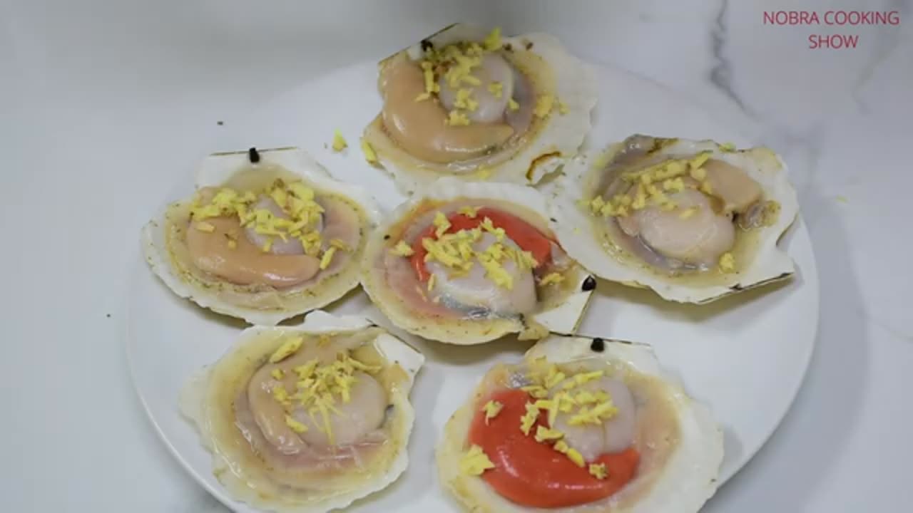 Sexy Lady shows Clevage while Making Garlic Salad 🥗🥵