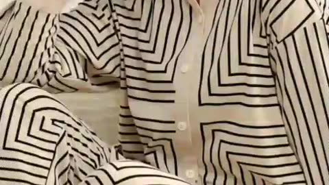 Two-Piece Geometric Print Pajama Set—Casual, Comfy & Serving Major Glam Lounge Wear Vibes!