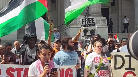 New Yorkers: "STOP STARVING GAZA"