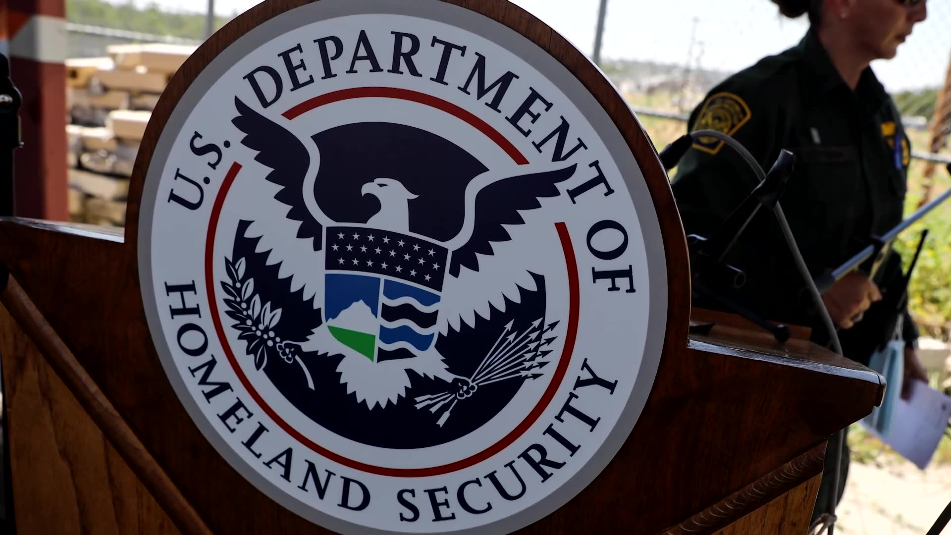 US Supreme Court lets Trump end deportation protection for Venezuelans