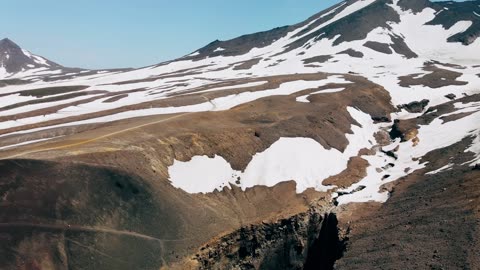 Immerse yourself in the majestic icebergs and enjoy instrumental music P3