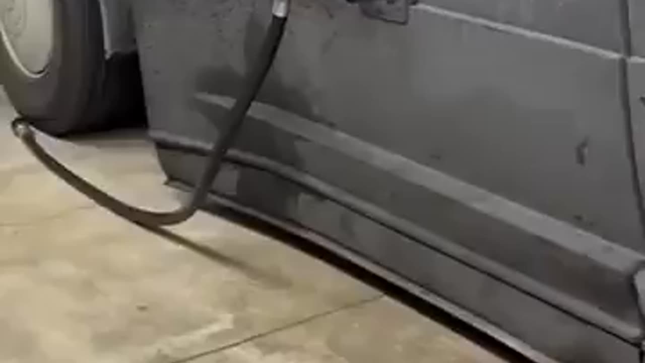 Another day, another unqualified Indian operating a truck they’re not licensed or trained to drive.