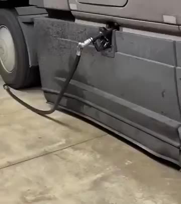 Another day, another unqualified Indian operating a truck they’re not licensed or trained to drive.