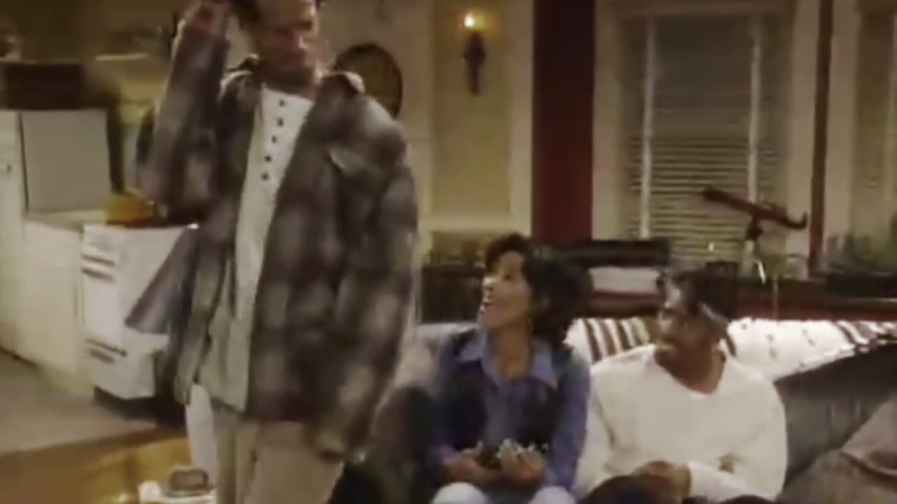 Marlon Wayans Can't Get Into the Club Because of His Hair 😂 | The Wayans Bros.