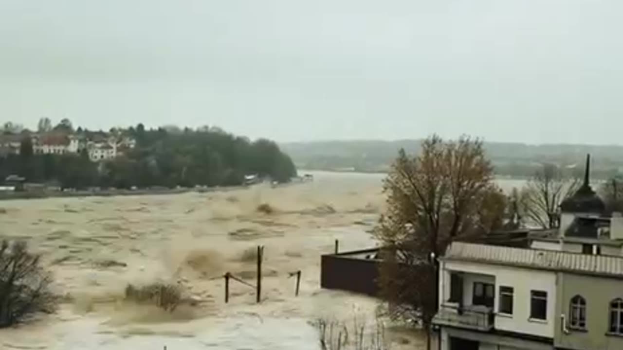 Timelapse of the Texas flooding.. truly horrific, the stuff you don't see on Fox News..