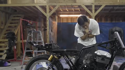 How to Replace a Motorcycle Piston