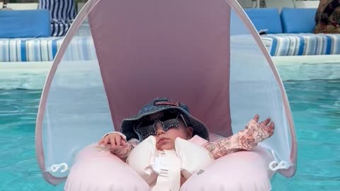 Chill Swimmer Enjoys Vegas Pool