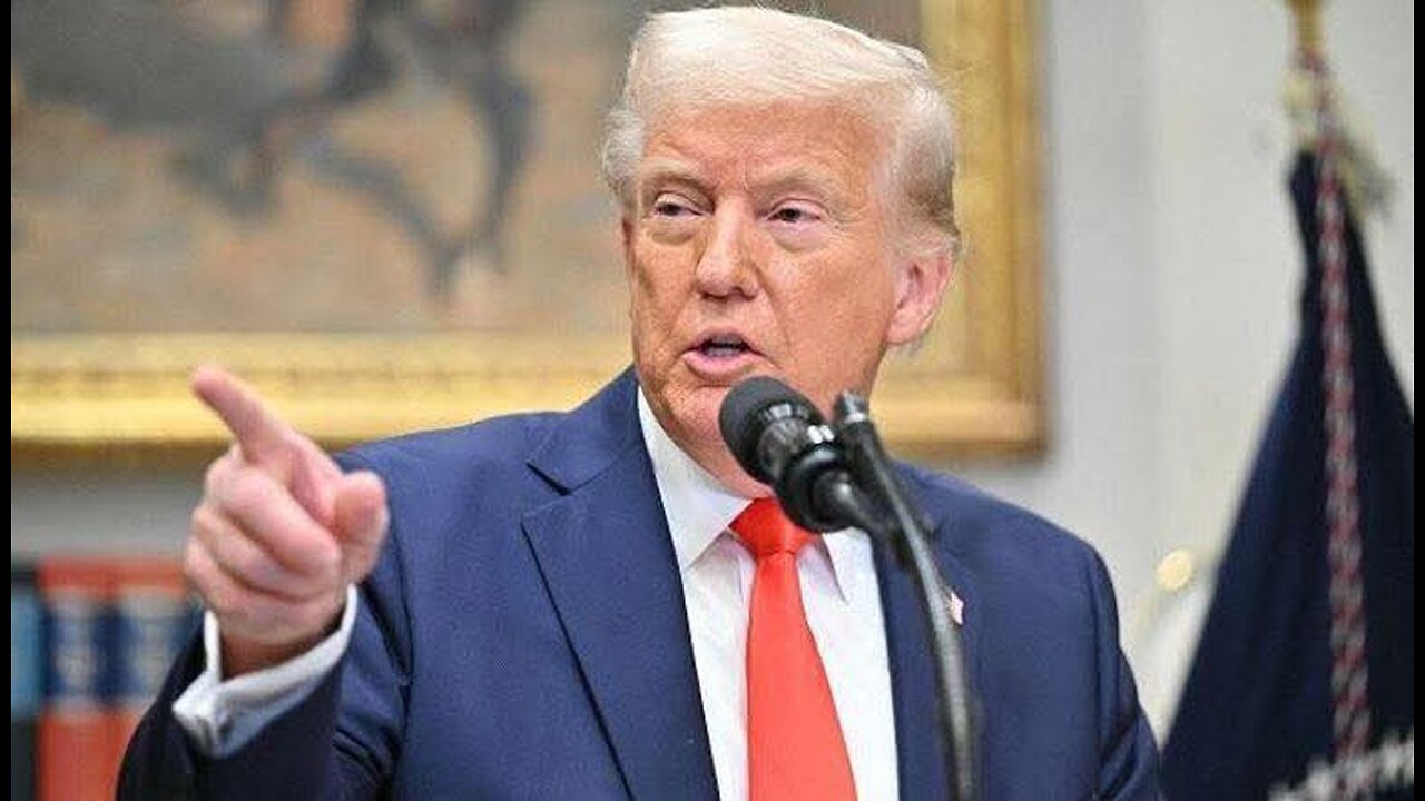 حتى تكون جذابة أكثر: "Watch how I enjoy movies, games, and news – don’t forget to follow me!"