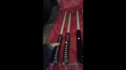 drac sith broke my lightsaber, but I fixed it with duk tape👍