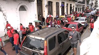 Marchan desde asentamientos informales de Panamá exigiendo vivienda digna