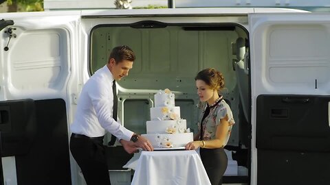 This Baker Falls for a Charming Waiter Unaware He’s Actually Rich | Love on the Rise (2020) Recap