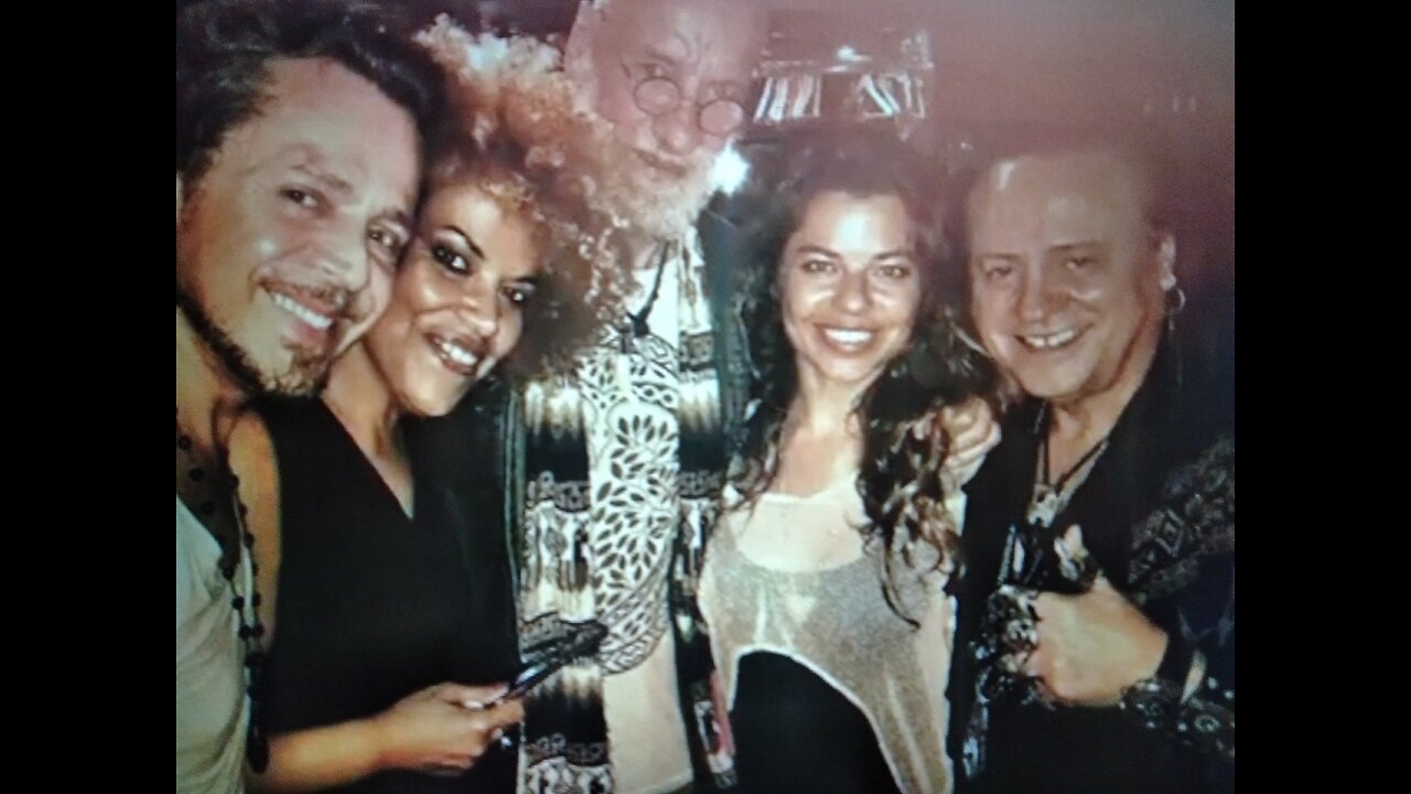 Agent Sacha Stone / New Age / Group Photo @25:45 Max Igan & Ciro Orsini - Total disclosure