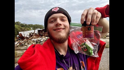 Exploring an Abandoned Chicken Factory while reviewing some JKdistro Yaga Farms Citrus Berry Gas!!