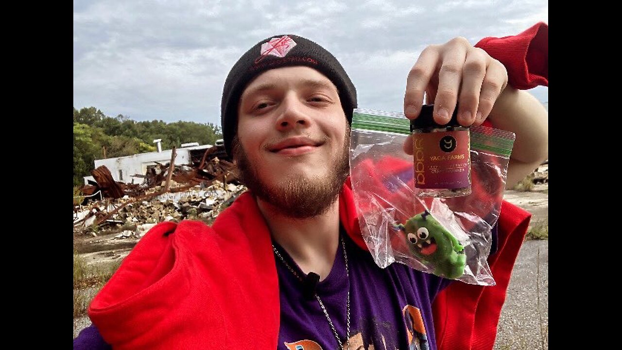 Exploring an Abandoned Chicken Factory while reviewing some JKdistro Yaga Farms Citrus Berry Gas!!