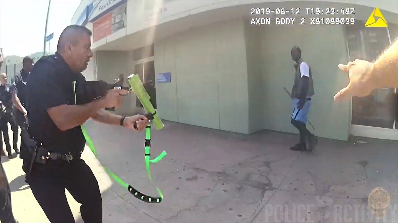 LAPD Officers Use Bean Bag Rounds To Arrest Suspect Armed With Metal Stick#3328