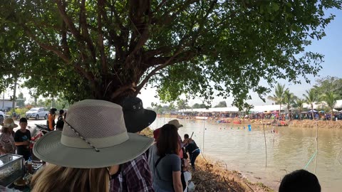 🔥🇹🇭 Epic Kayak Races in Thailand! 🚣‍♂️💨 Pathum Thani’s River Festival!
