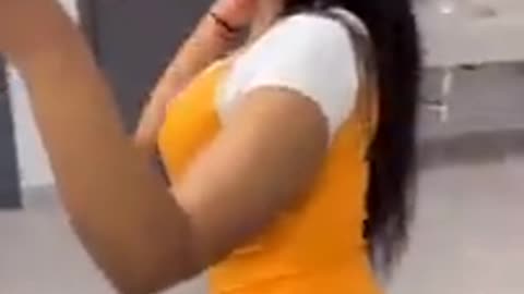 CURVY BIG ASS TWERKING MODEL'S 🍑🥵🍆