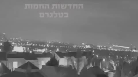 Iranian strikes cause explosions across Tel Aviv - Middle East Eye (720p, h264)