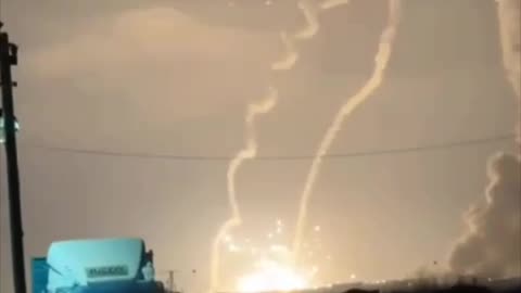 🇮🇱 Israeli Arrow 3 launcher stationed in the Negev region misfires and implodes